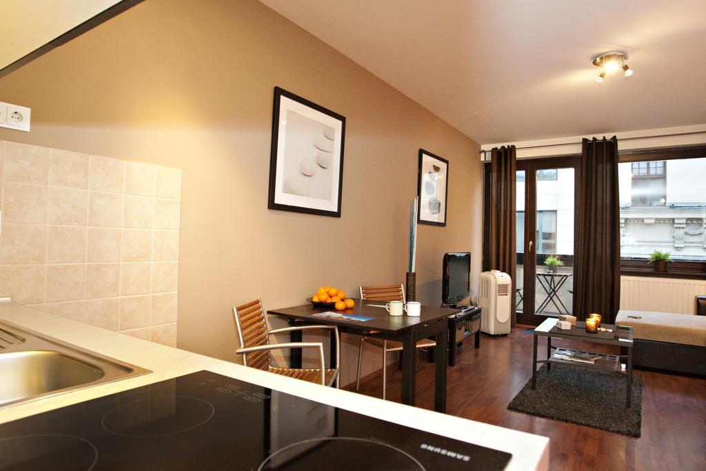 Gloria Apartment Будапеща Стая снимка