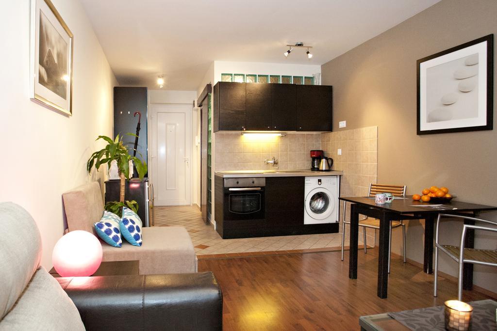 Gloria Apartment Будапеща Стая снимка